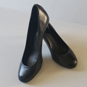Classic Style Authentic Black Tory Burch Heels